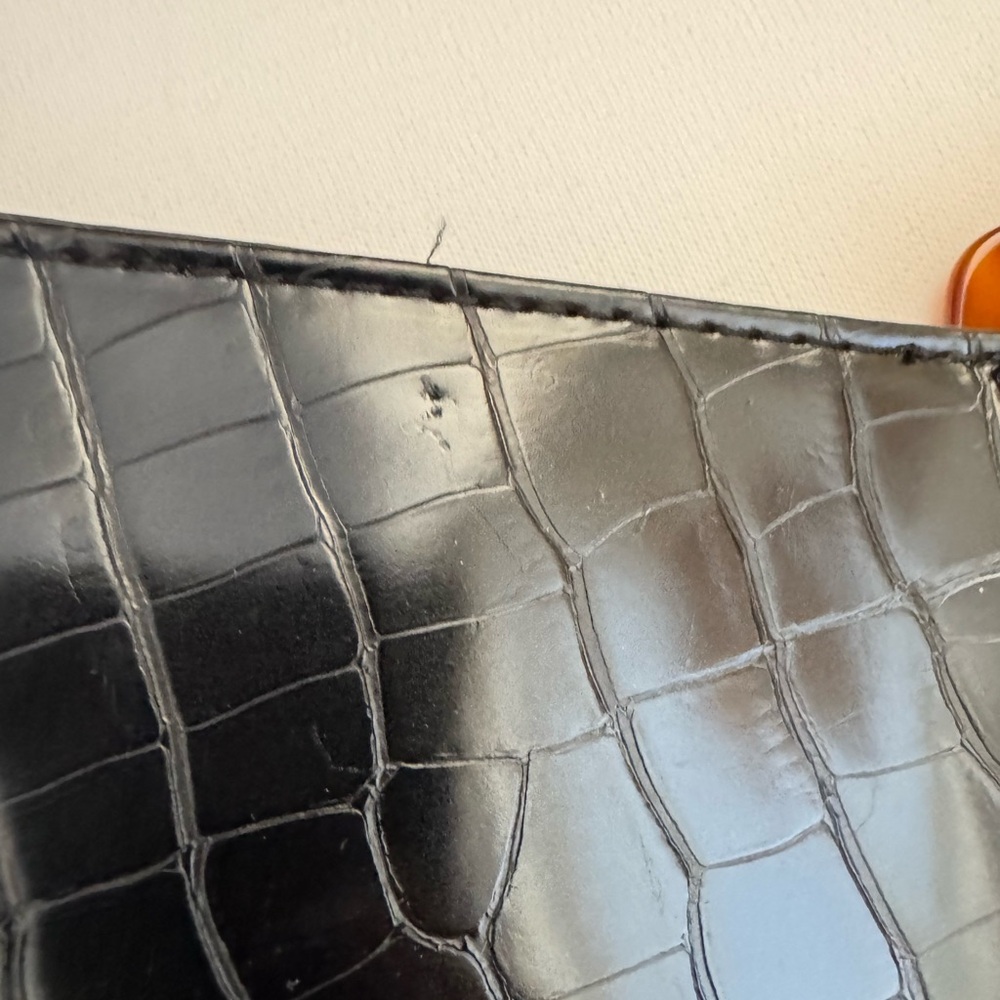 Urban Expression Delilah Black handbag with Tortoiseshell Handle - Picture 4 of 7